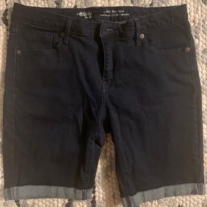 Bermuda jean shorts